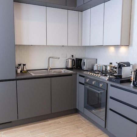 Colosseo Brightful Apartment With Rooftop Rome Bagian luar foto