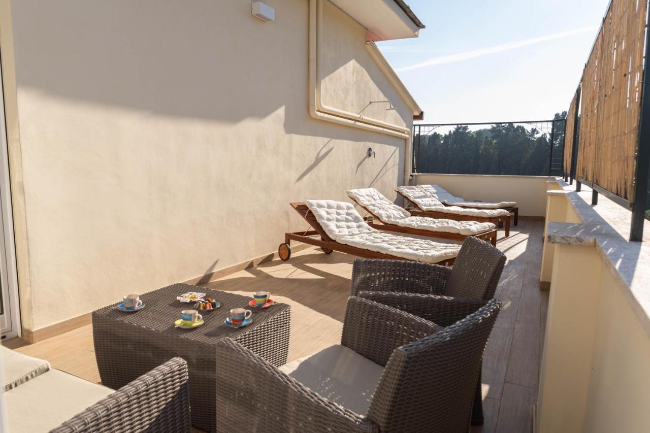 Colosseo Brightful Apartment With Rooftop Rome Bagian luar foto