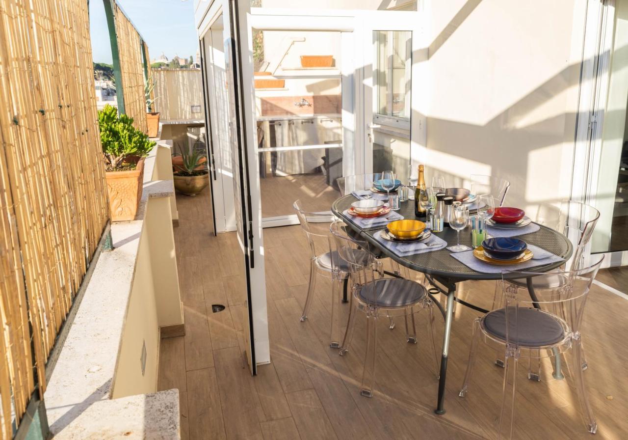Colosseo Brightful Apartment With Rooftop Rome Bagian luar foto