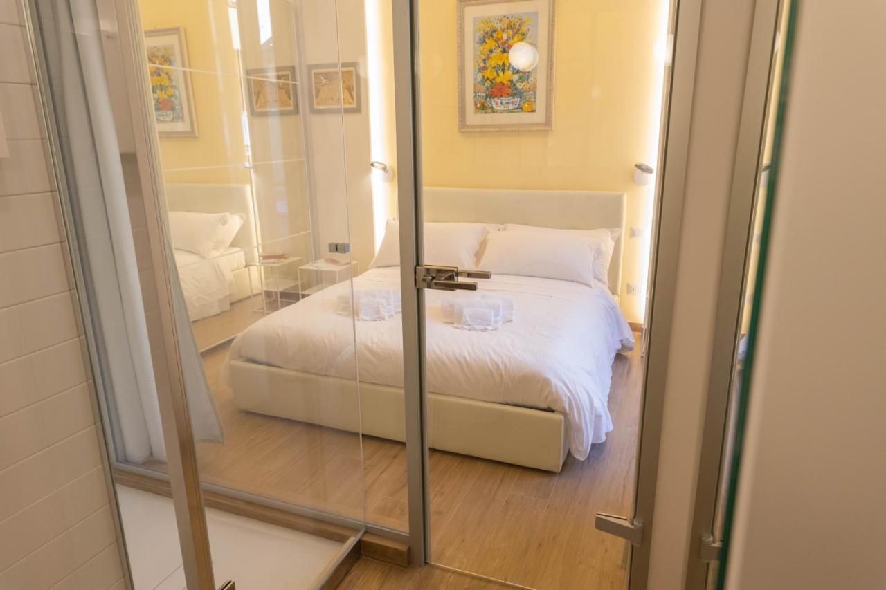 Colosseo Brightful Apartment With Rooftop Rome Bagian luar foto