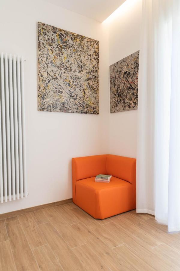 Colosseo Brightful Apartment With Rooftop Rome Bagian luar foto