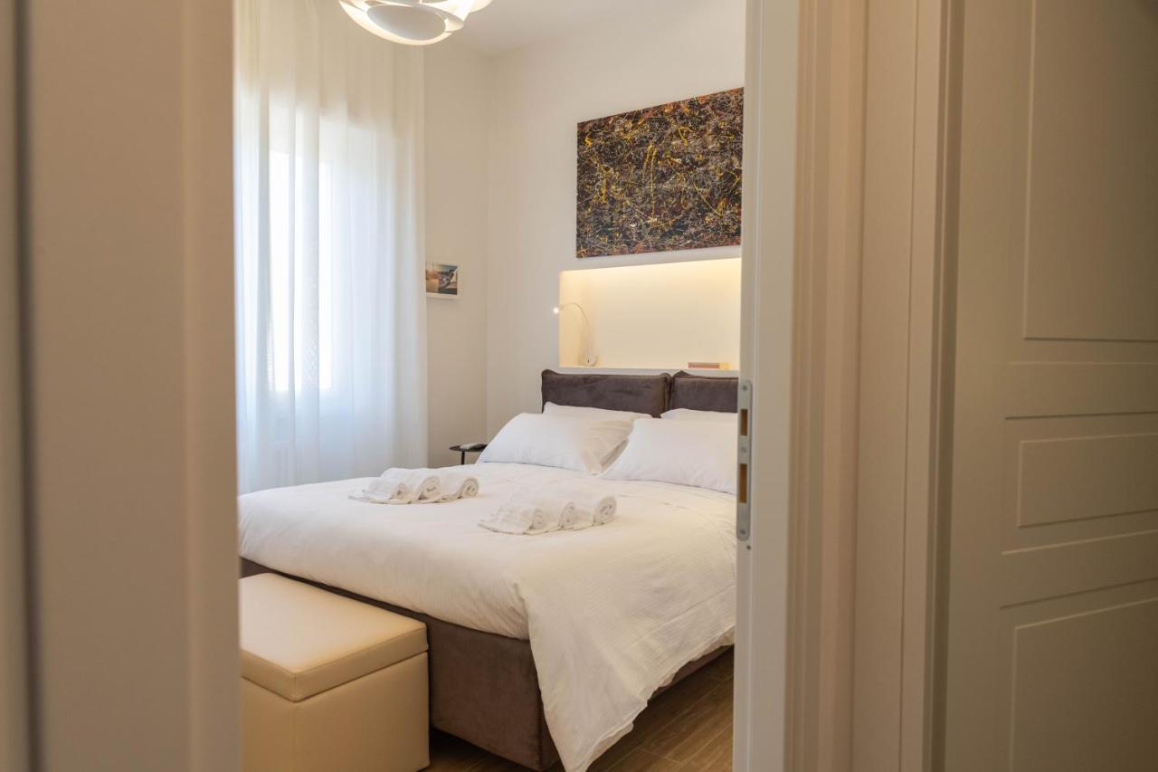Colosseo Brightful Apartment With Rooftop Rome Bagian luar foto