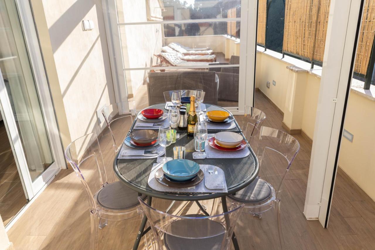 Colosseo Brightful Apartment With Rooftop Rome Bagian luar foto