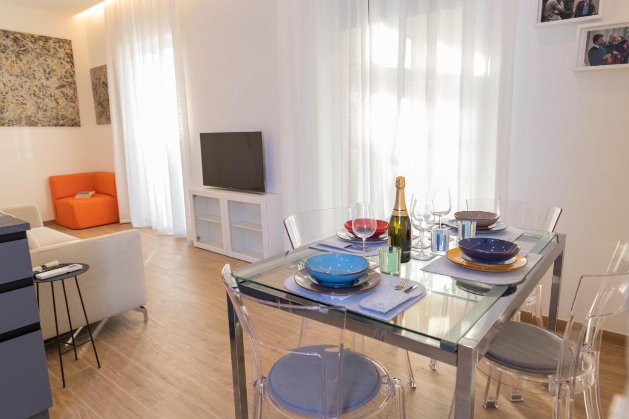 Colosseo Brightful Apartment With Rooftop Rome Bagian luar foto