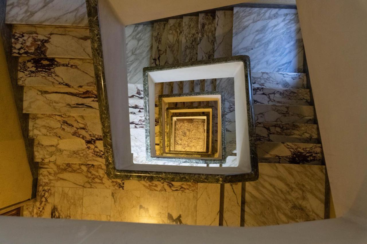 Colosseo Brightful Apartment With Rooftop Rome Bagian luar foto
