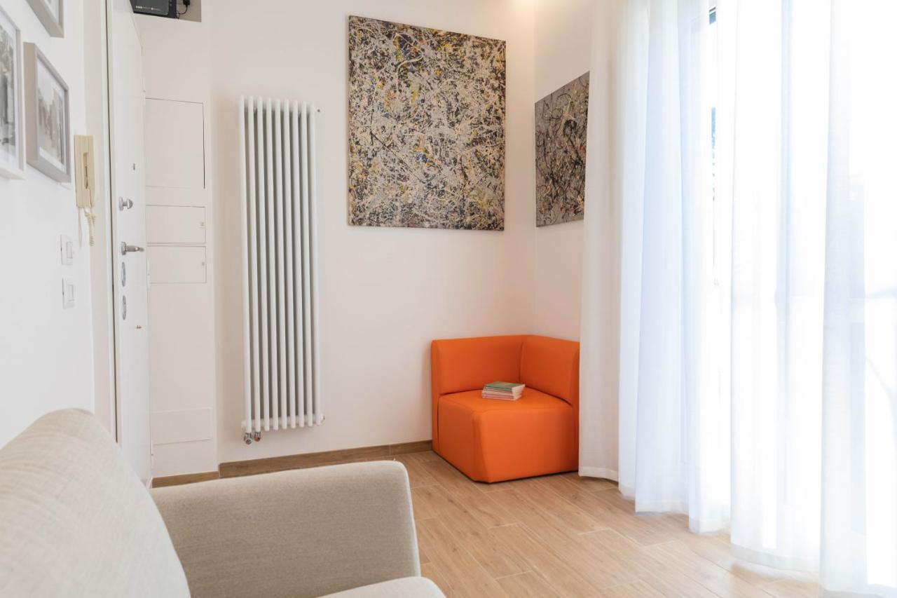 Colosseo Brightful Apartment With Rooftop Rome Bagian luar foto