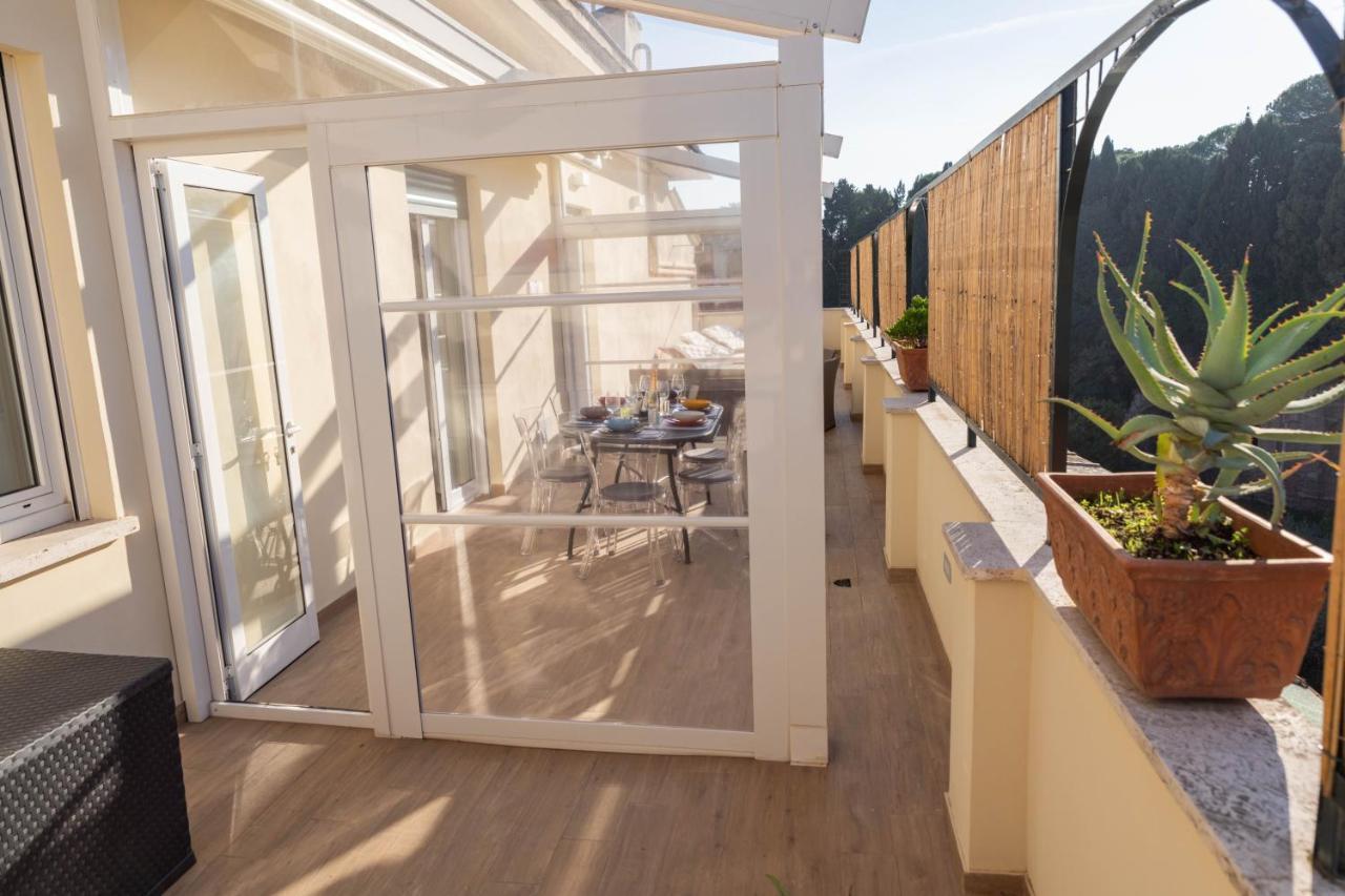 Colosseo Brightful Apartment With Rooftop Rome Bagian luar foto