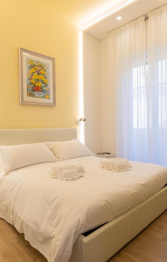 Colosseo Brightful Apartment With Rooftop Rome Bagian luar foto