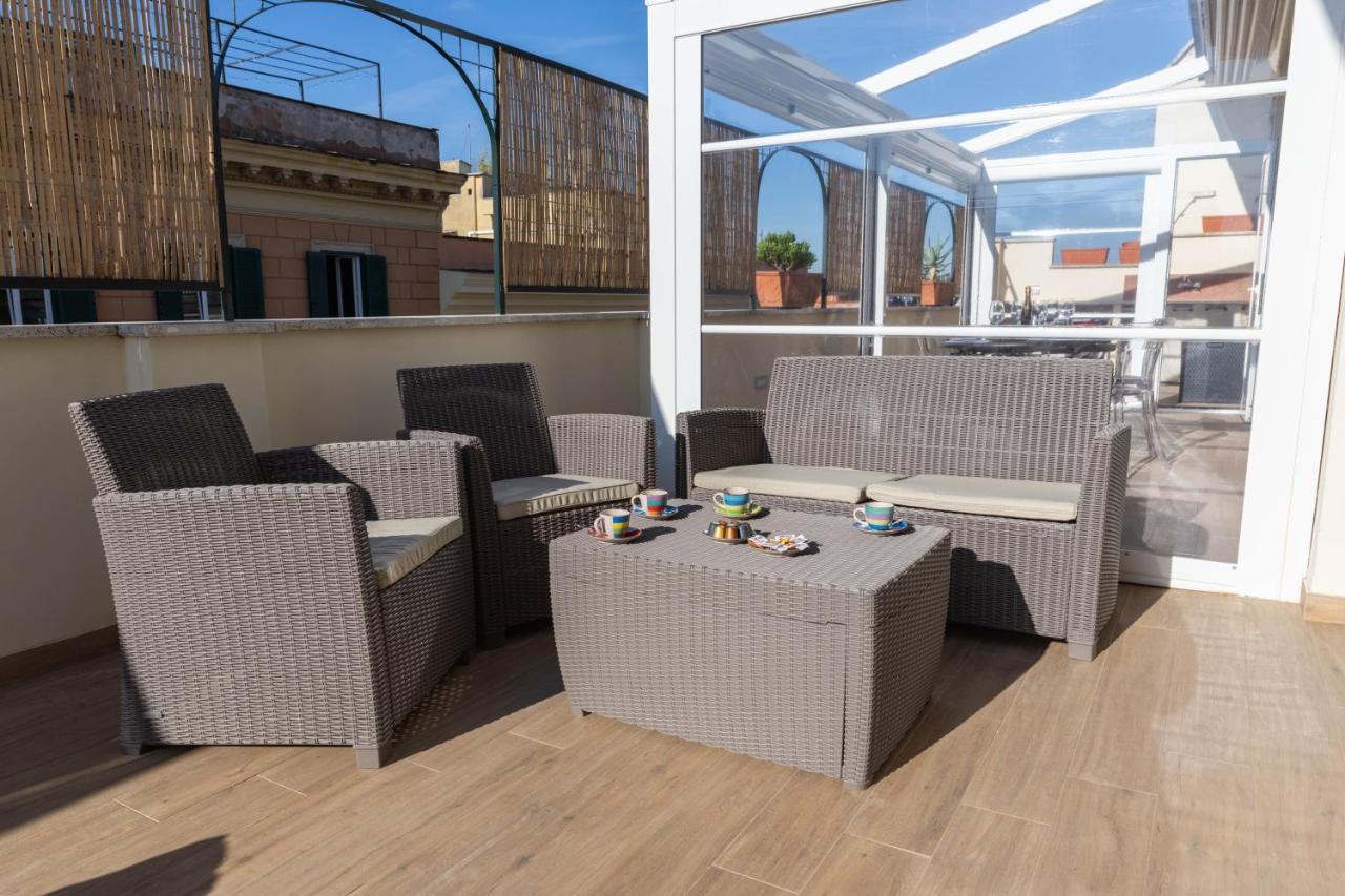 Colosseo Brightful Apartment With Rooftop Rome Bagian luar foto
