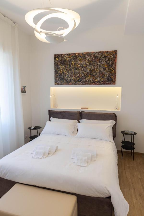 Colosseo Brightful Apartment With Rooftop Rome Bagian luar foto