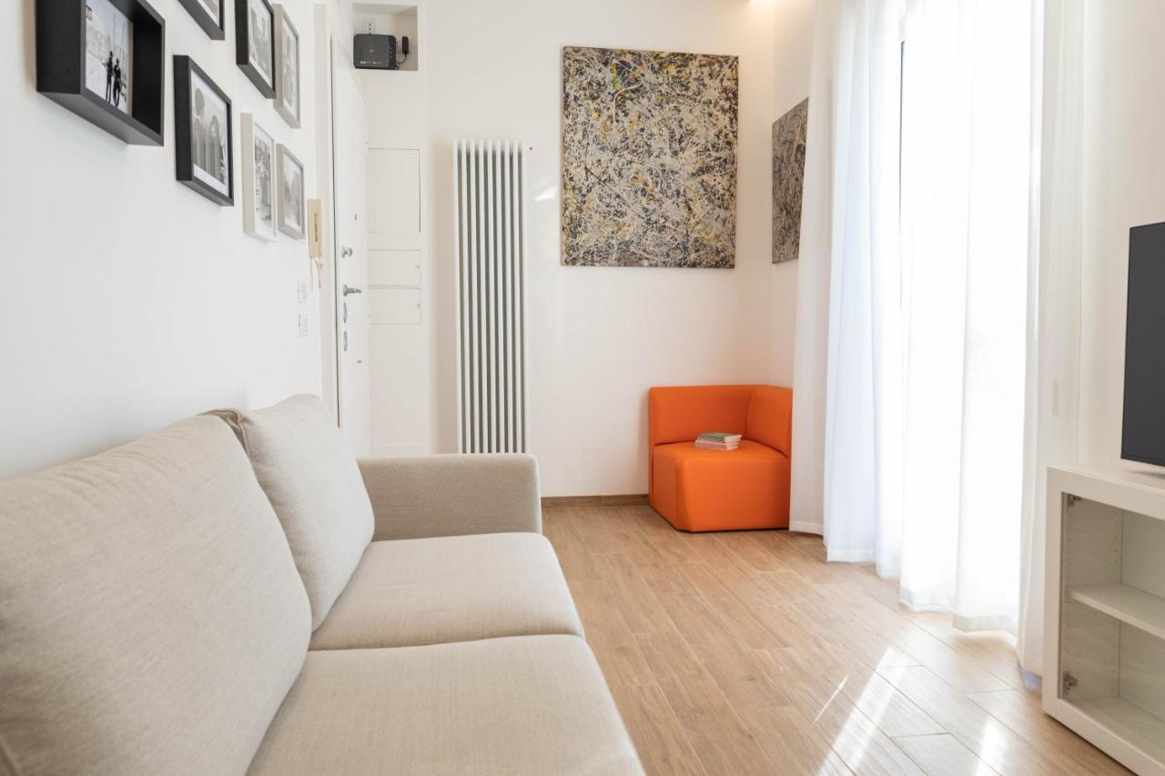 Colosseo Brightful Apartment With Rooftop Rome Bagian luar foto
