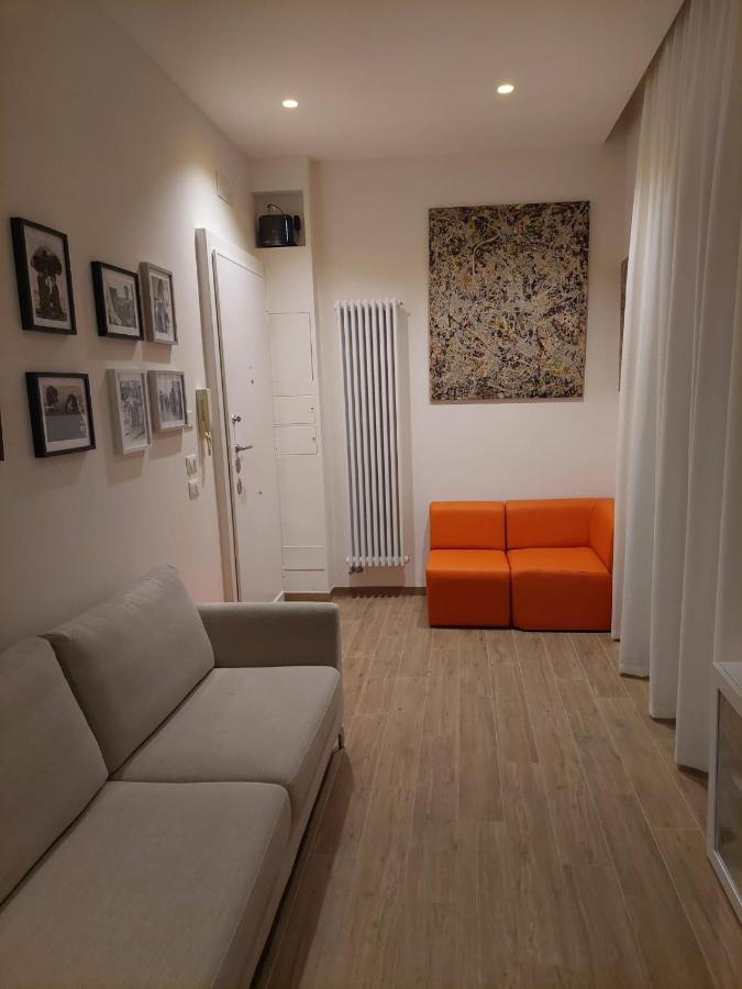Colosseo Brightful Apartment With Rooftop Rome Bagian luar foto