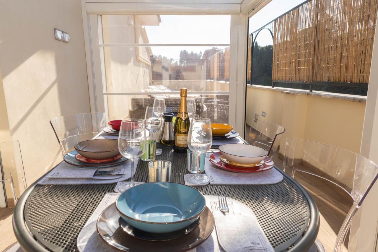 Colosseo Brightful Apartment With Rooftop Rome Bagian luar foto